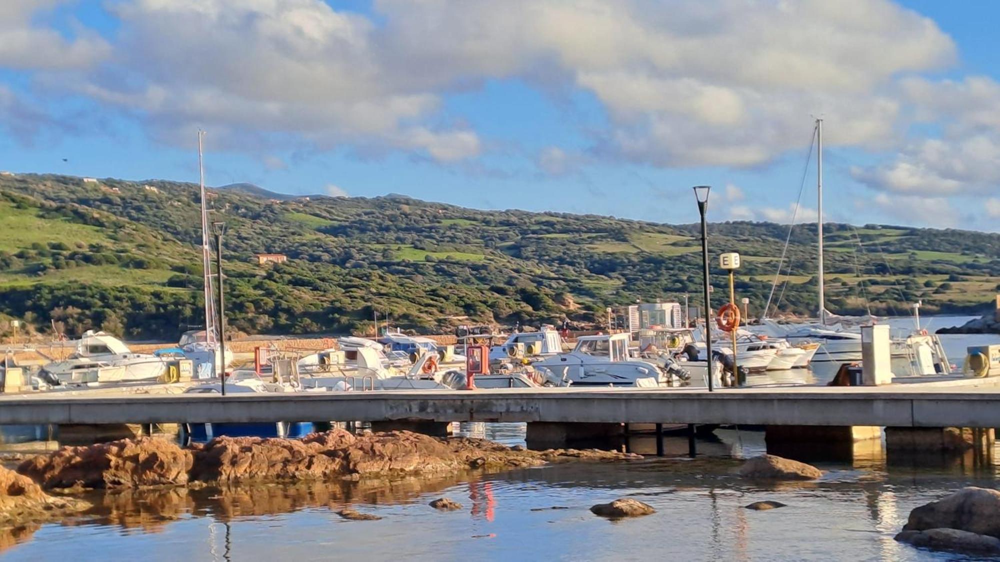 شقة Sardegna Isola Rossa Casa Mirta Vista Mare E Wifi المظهر الخارجي الصورة